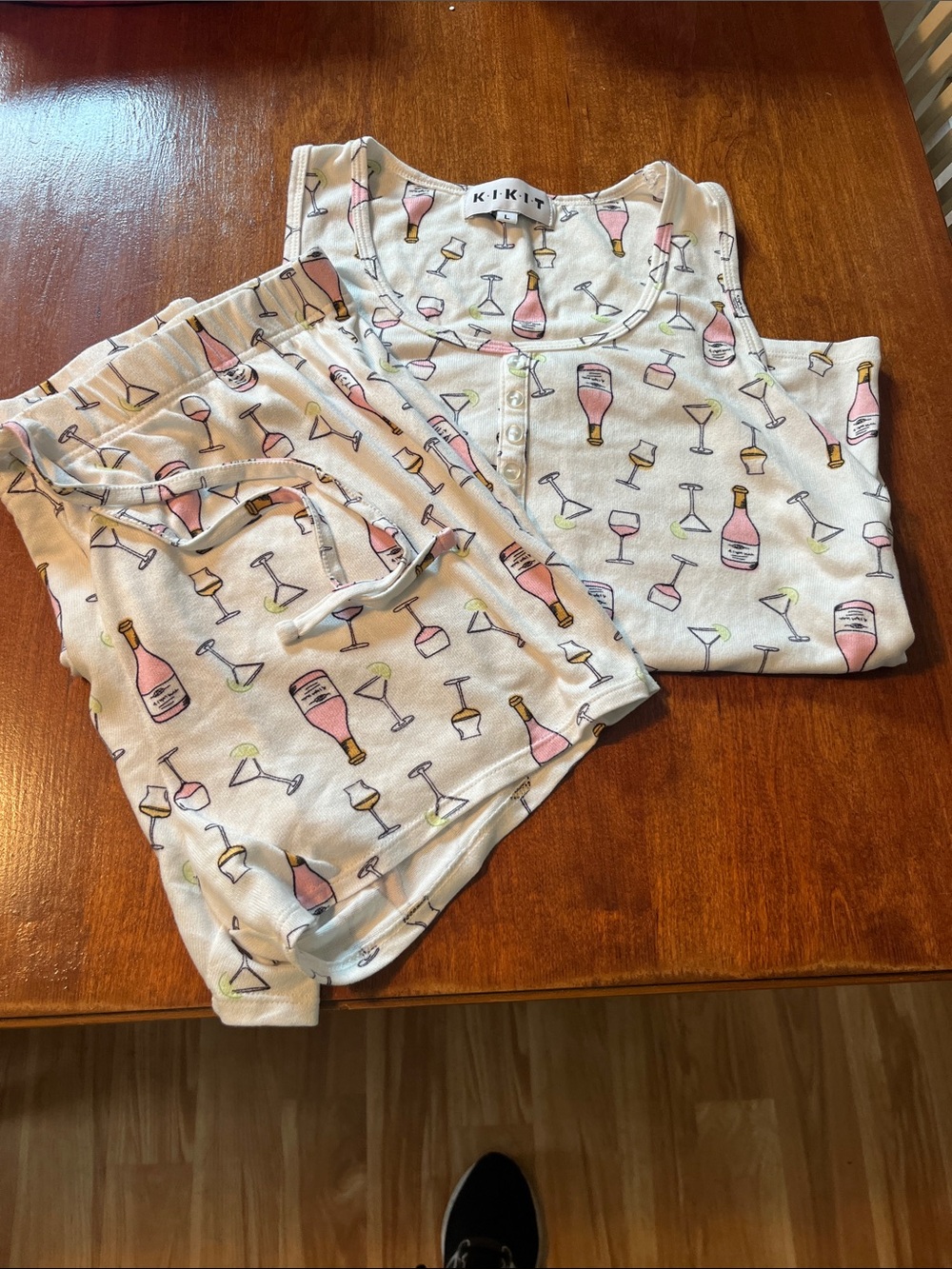 White and Pink Champagne Print Women's Pajama Set